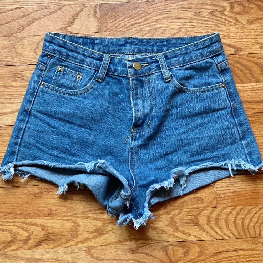 DENIM SHORTS